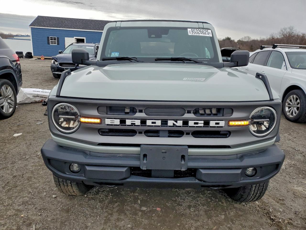 Ford Bronco Base Image 4