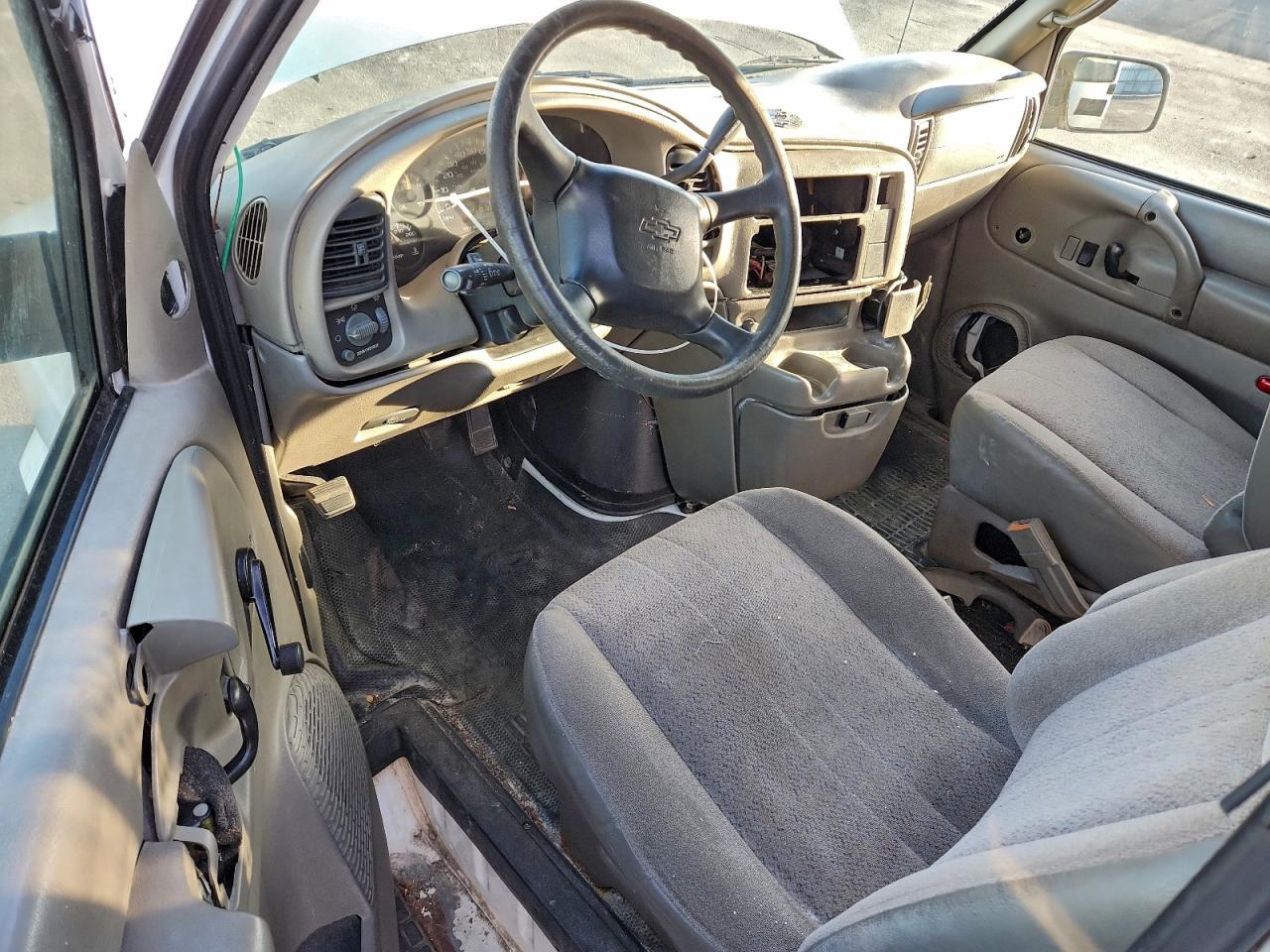 Chevrolet Astro Image 11