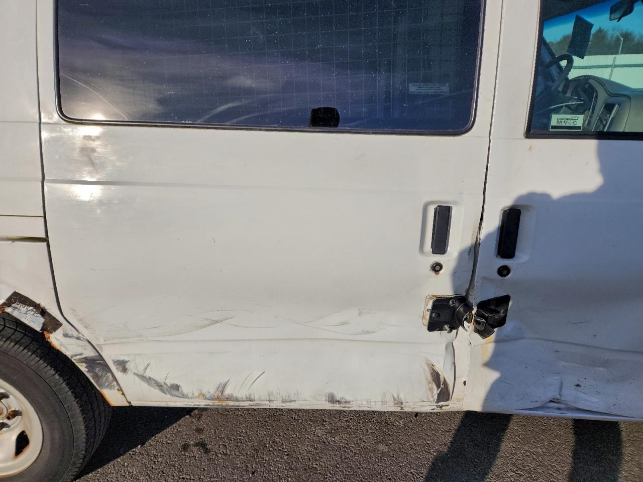 Chevrolet Astro Image 12