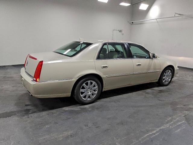 Cadillac DTS Premium Collection Image 2
