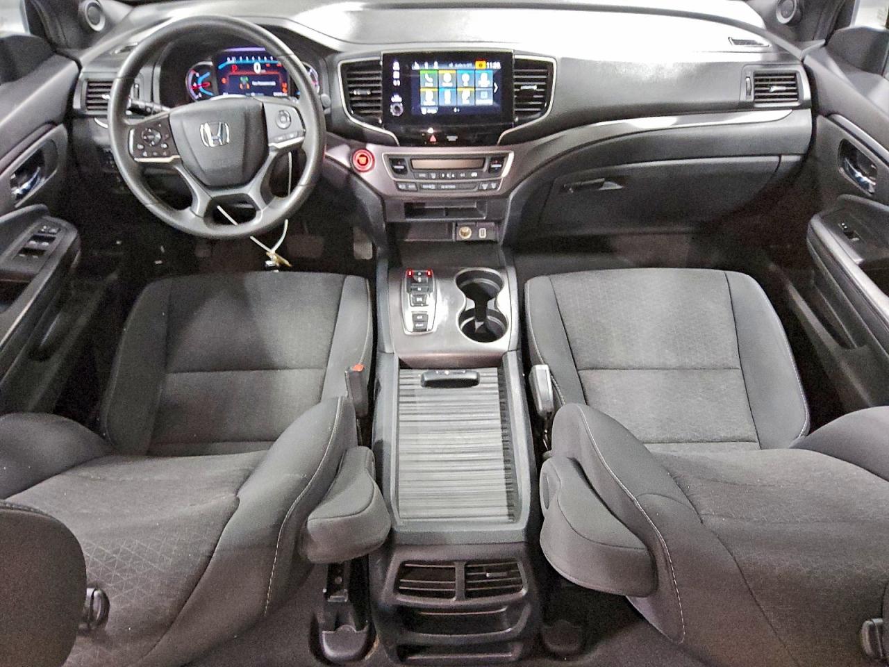 Honda Passport Sport Image 8