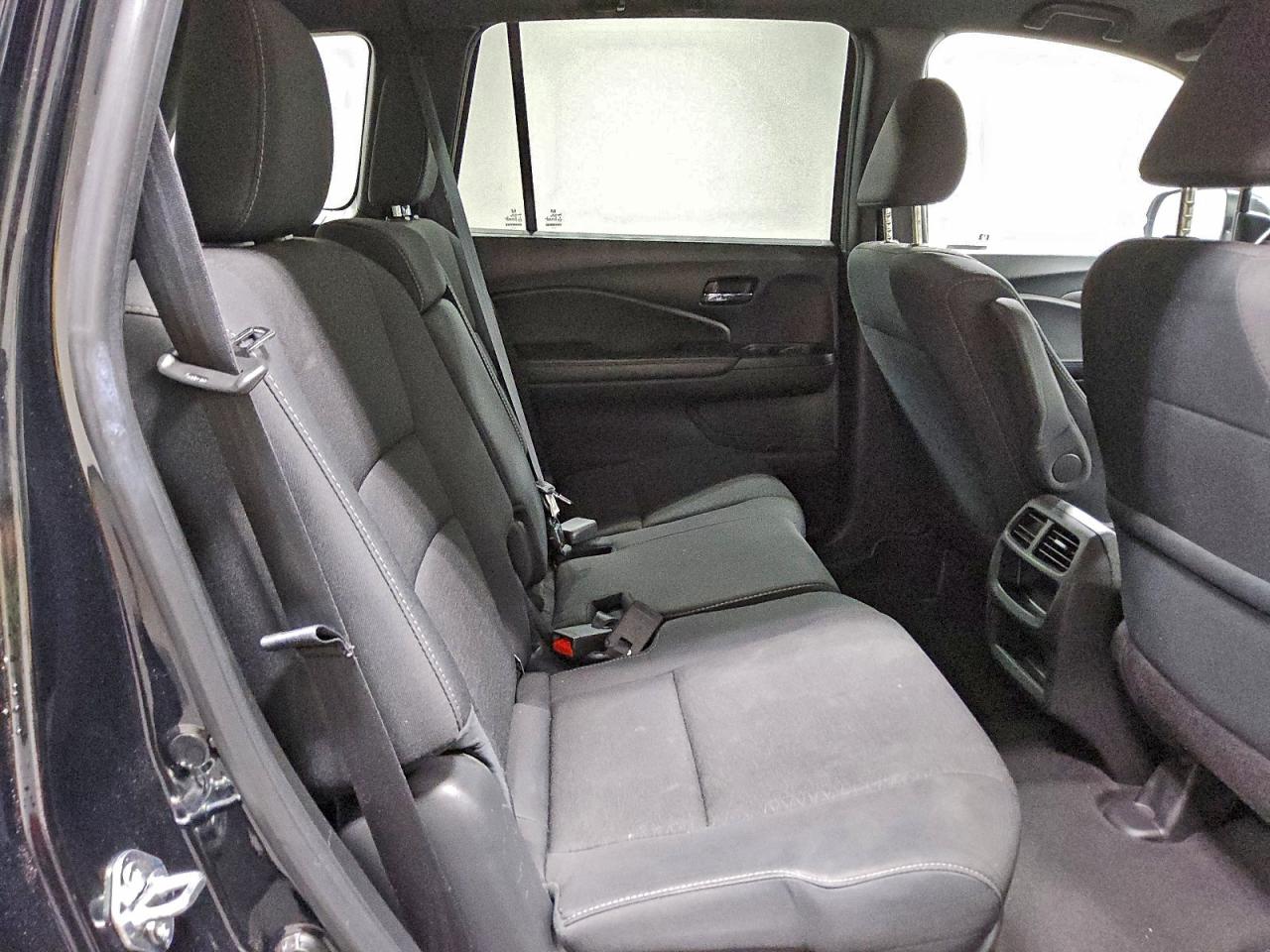 Honda Passport Sport Image 11