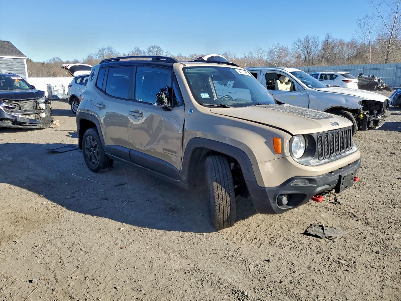 Jeep Renegade Trailhawk Image 4
