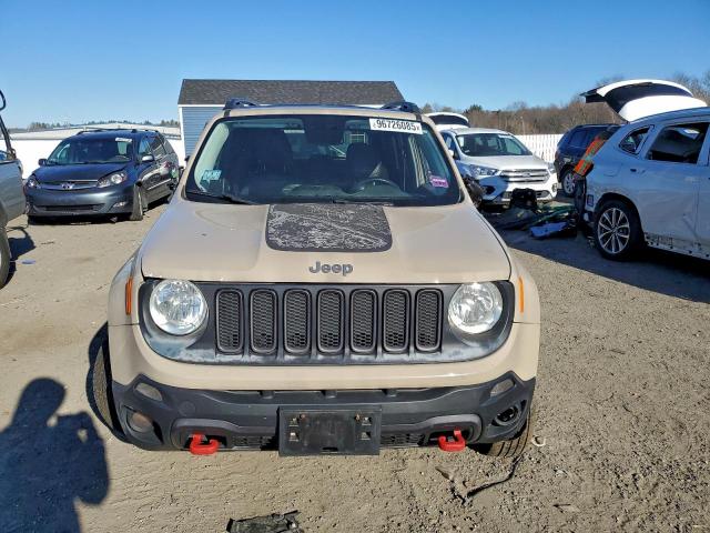 Jeep Renegade Trailhawk Image 3