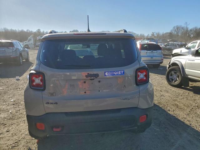 Jeep Renegade Trailhawk Image 6