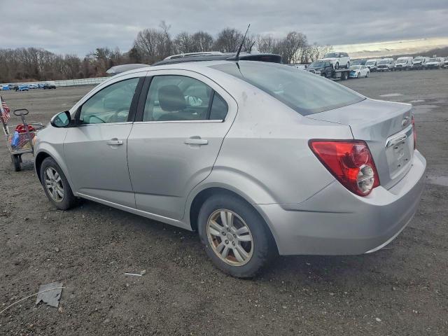 Chevrolet Sonic Lt Image 3