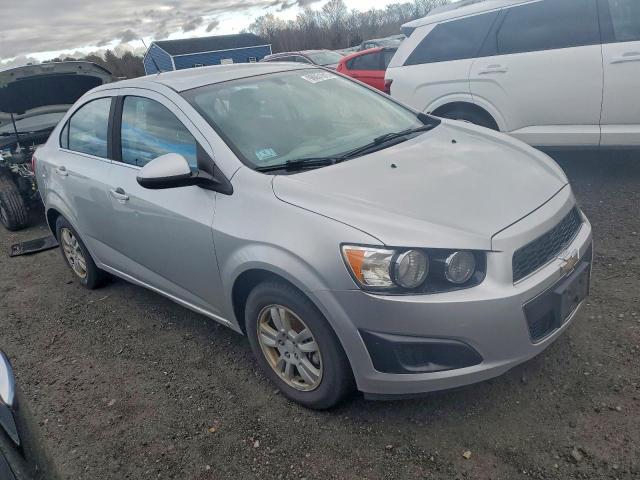 Chevrolet Sonic Lt Image 6