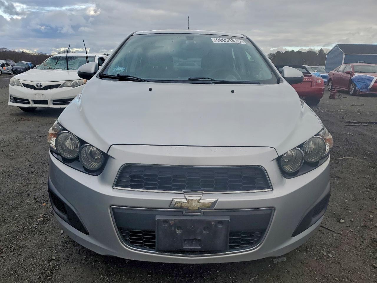 Chevrolet Sonic Lt Image 4