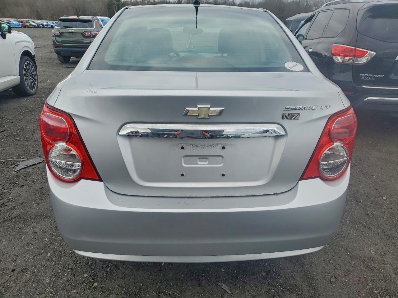Chevrolet Sonic Lt Image 11