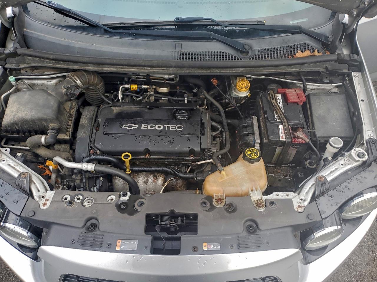 Chevrolet Sonic Lt Image 8