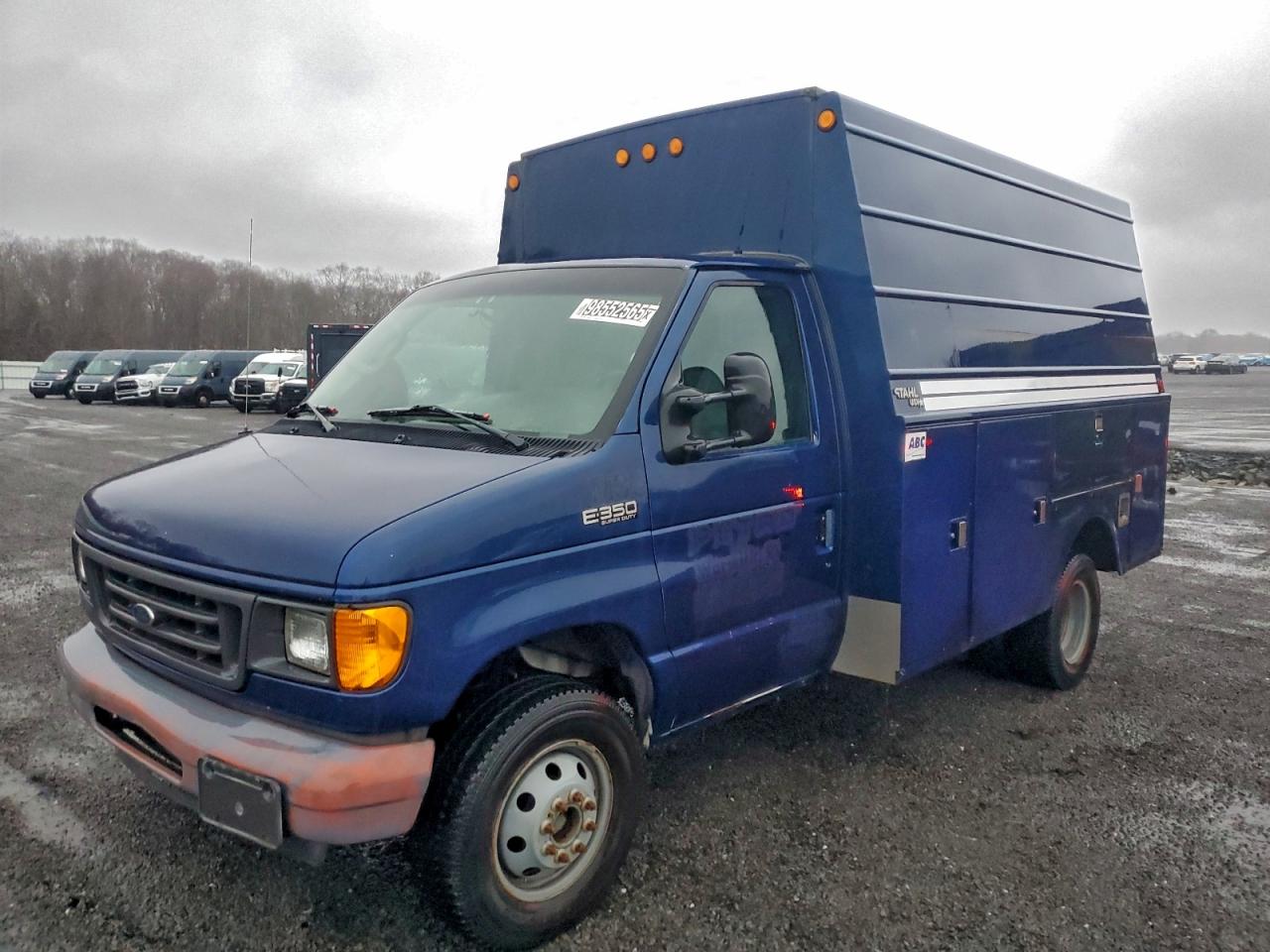 Ford Econoline E350 Super Duty Cutaway Van Image 1