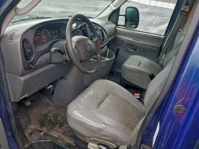 Ford Econoline E350 Super Duty Cutaway Van Image 8