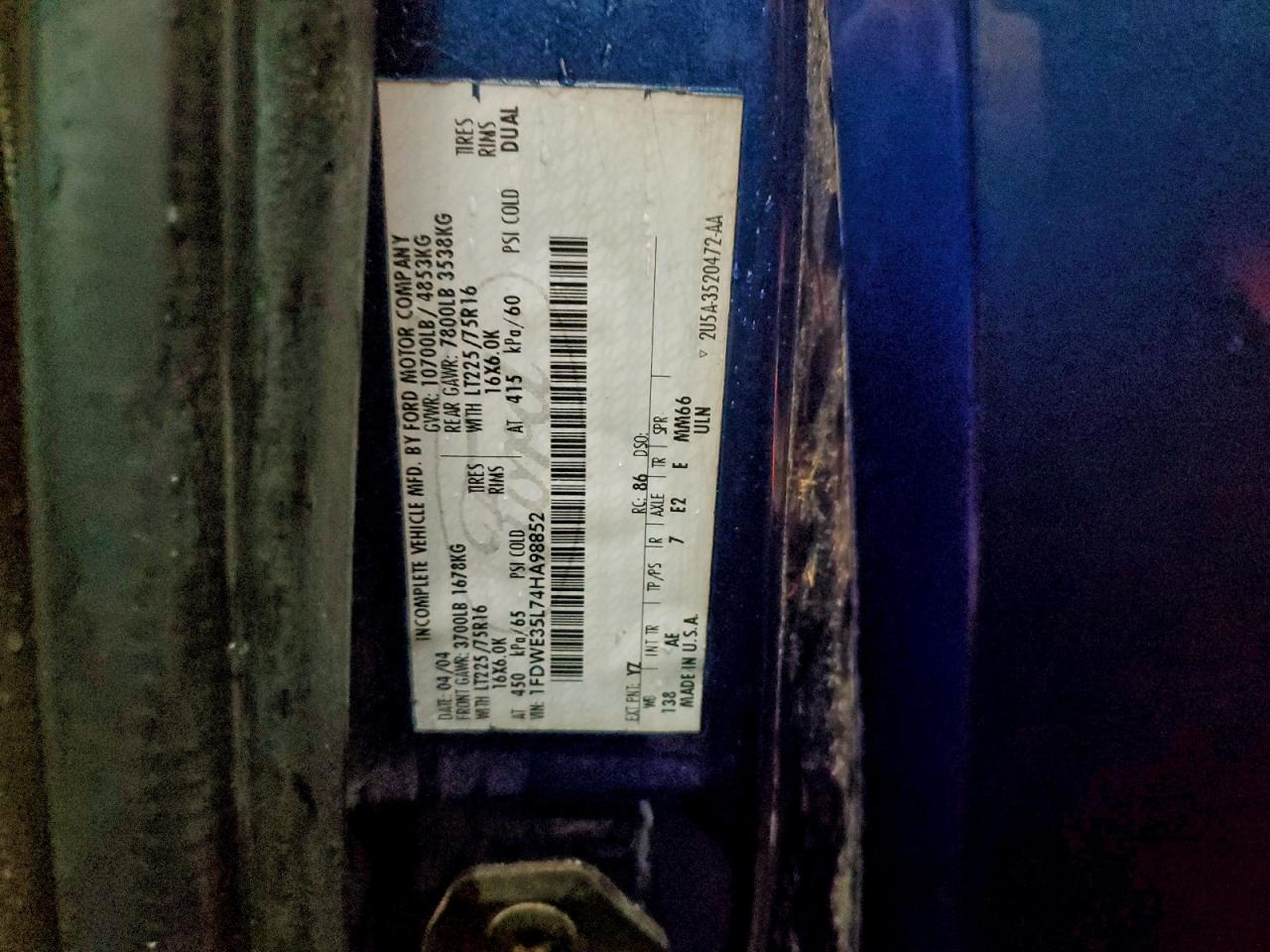 Ford Econoline E350 Super Duty Cutaway Van Image 11