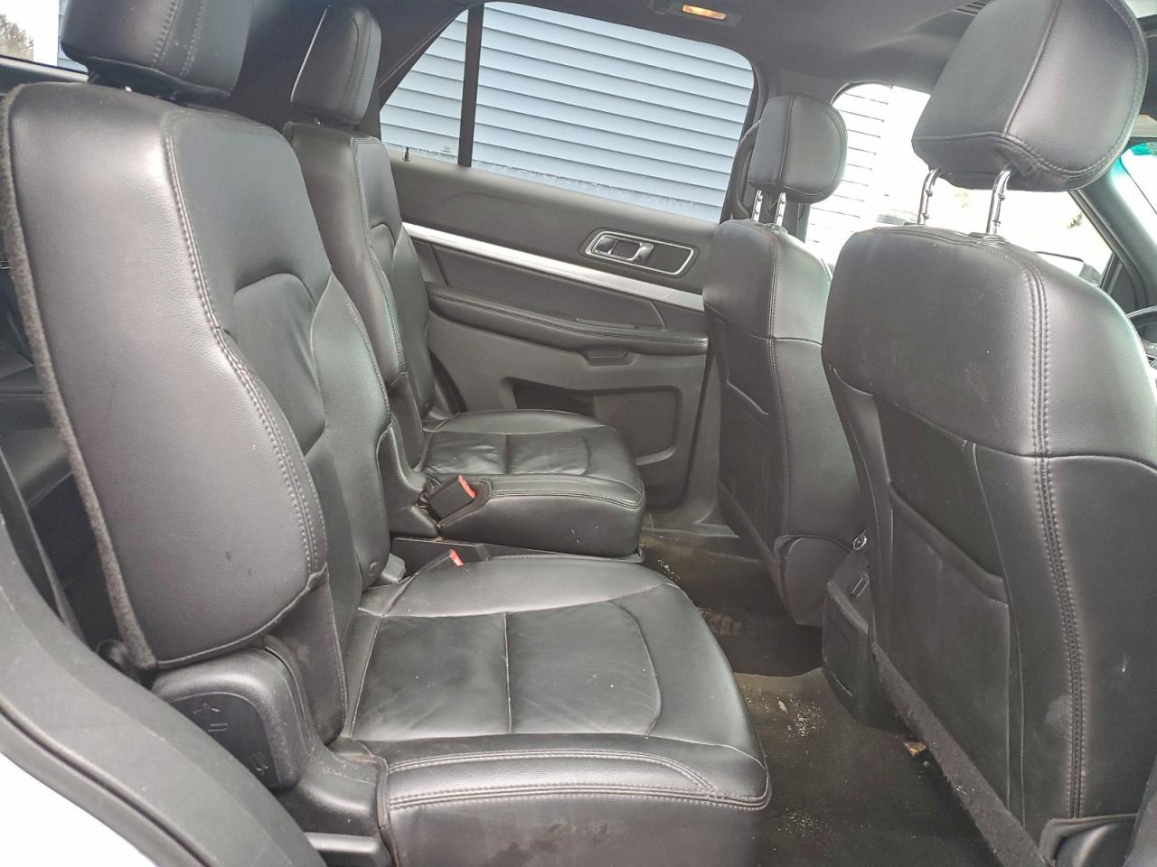 Ford Explorer Xlt Image 6