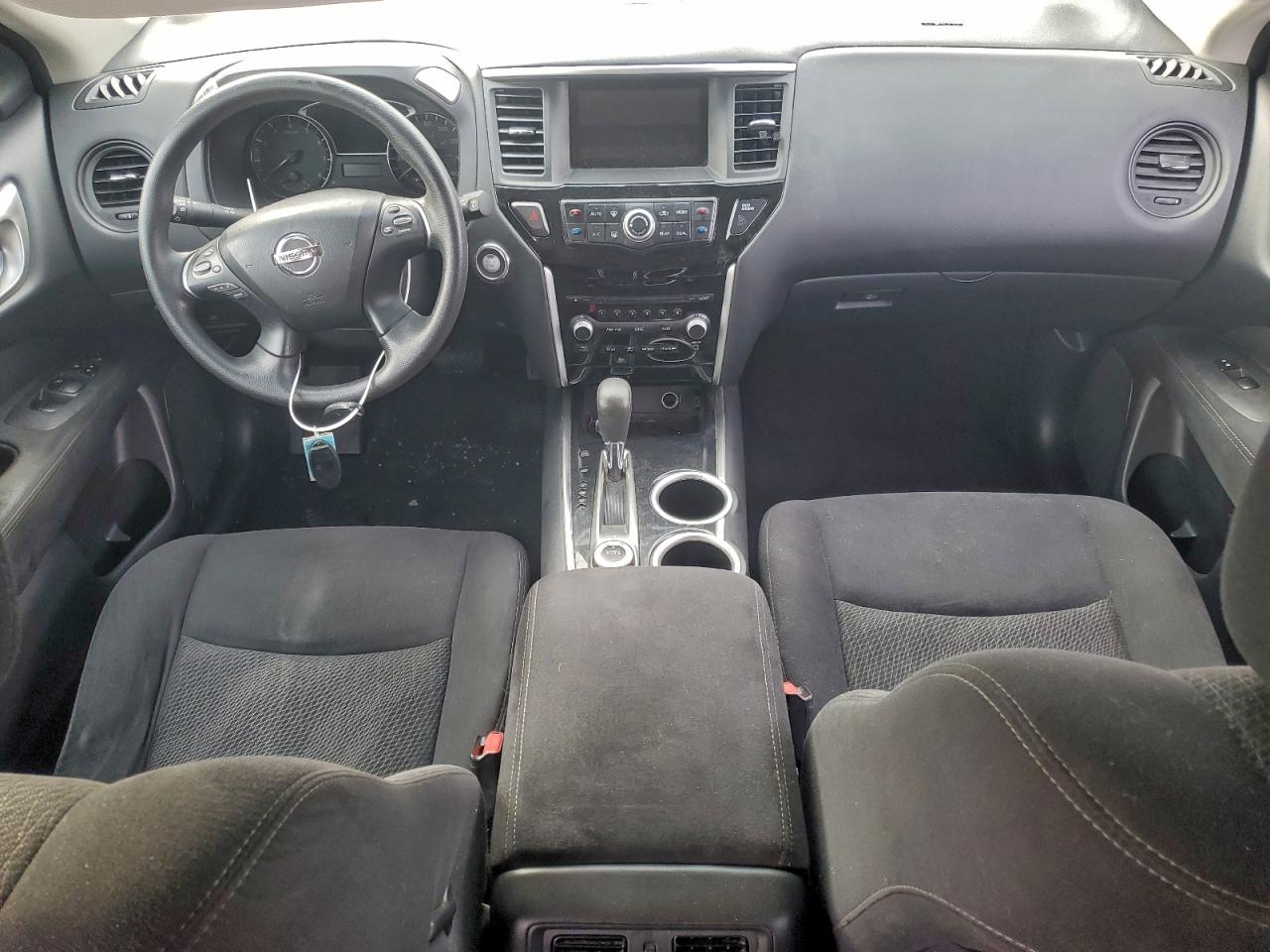 Nissan Pathfinder S Image 7