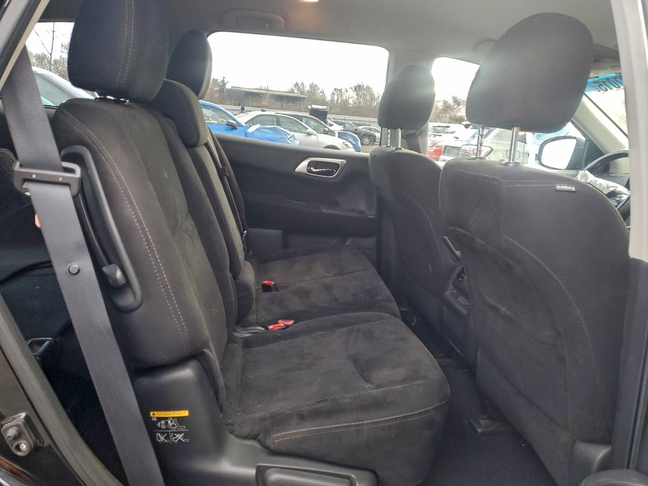 Nissan Pathfinder S Image 10