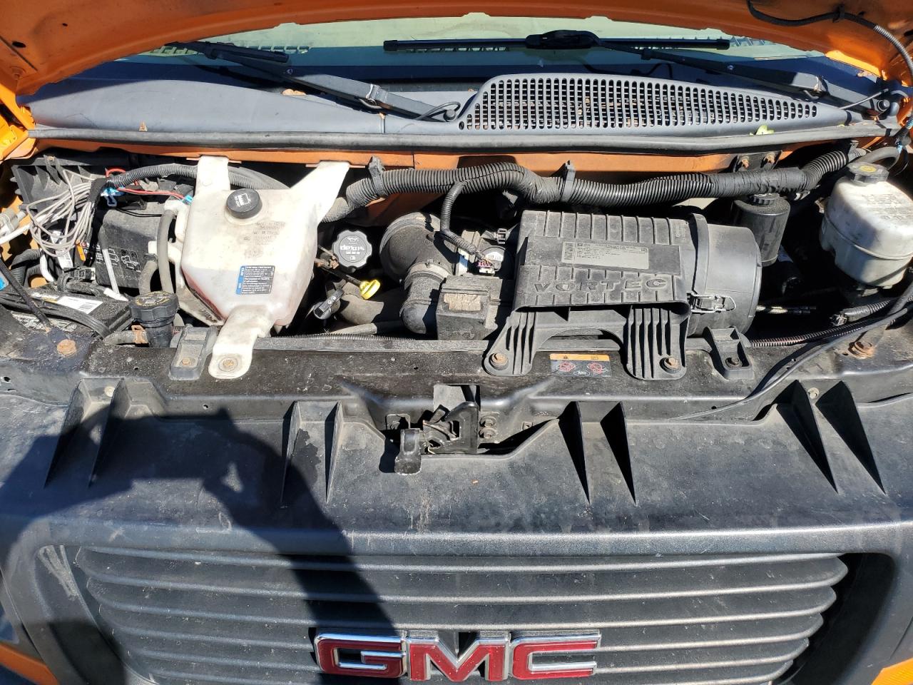 GMC Savana G1500 Image 11