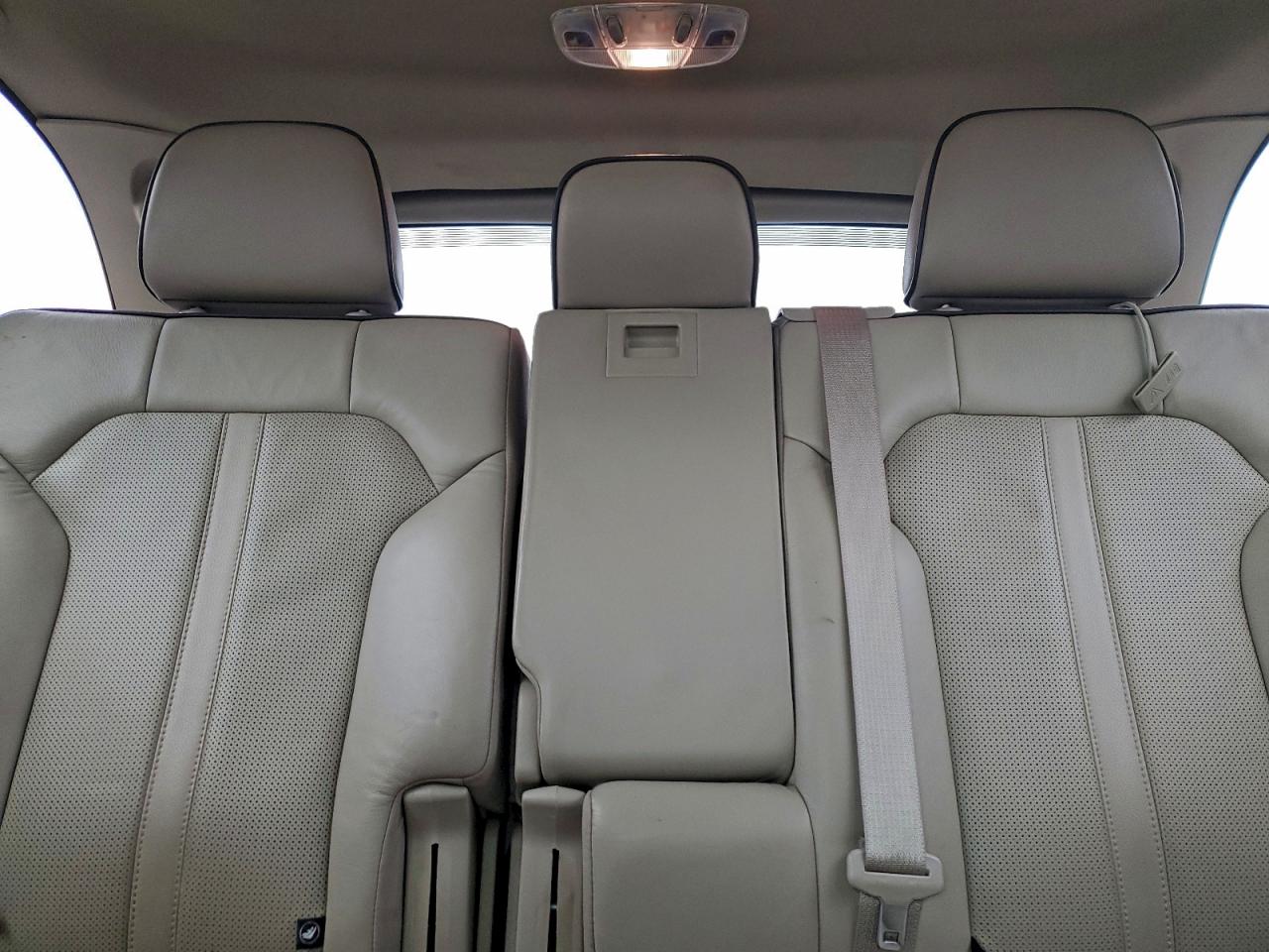 Lincoln MKX Image 12