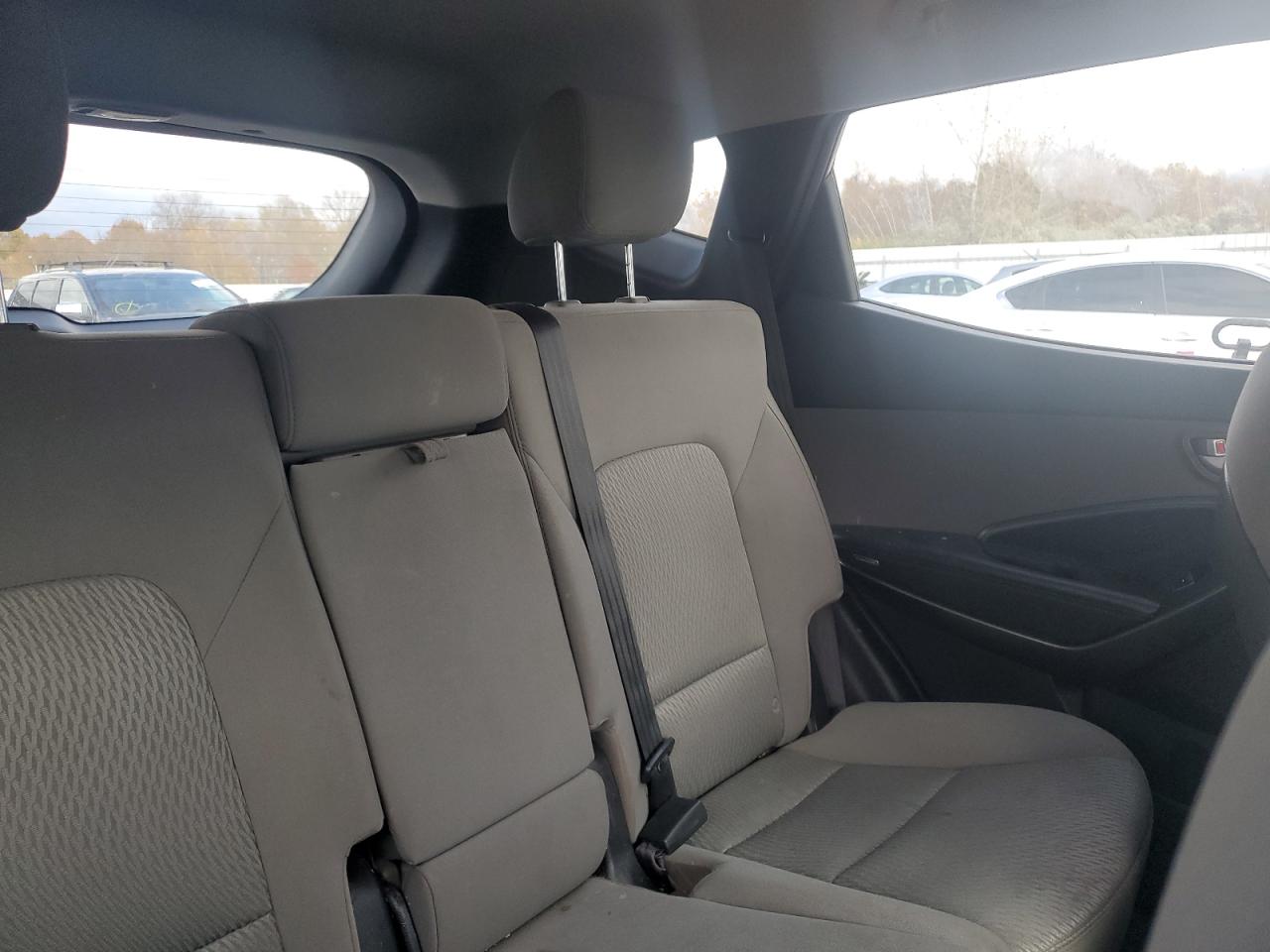 Hyundai SANTA FE Image 3