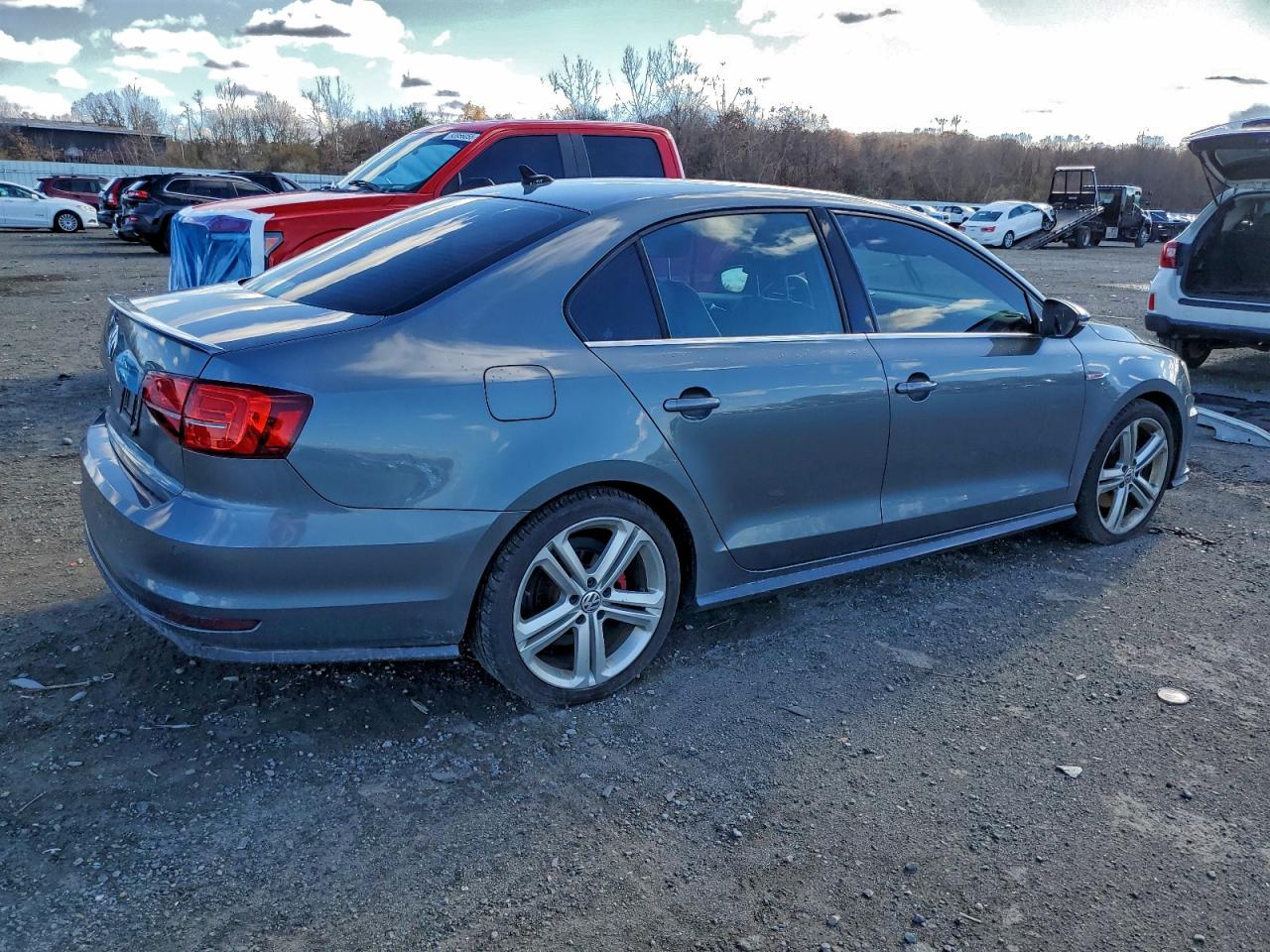 Volkswagen Jetta Gli Image 9