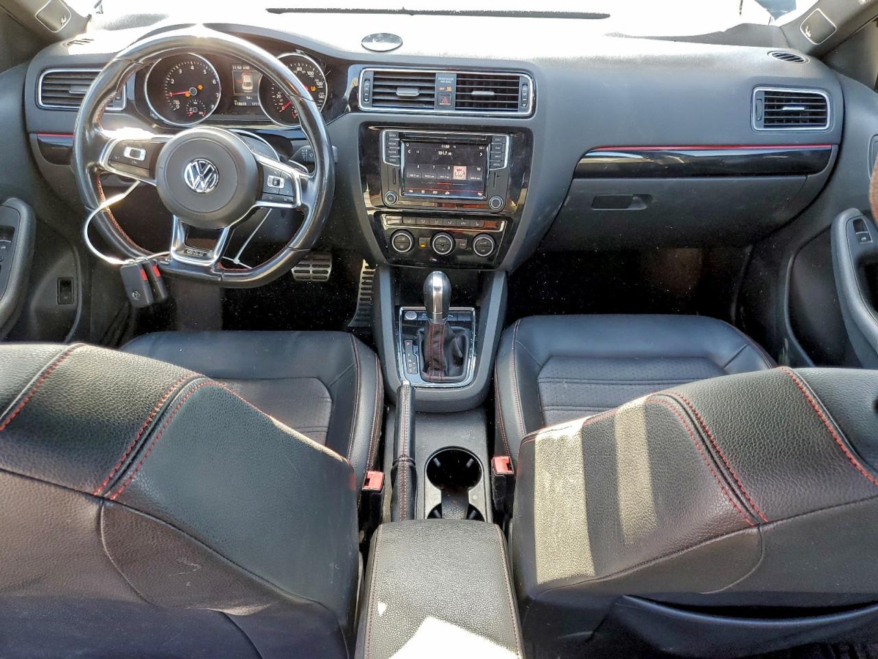 Volkswagen Jetta Gli Image 12