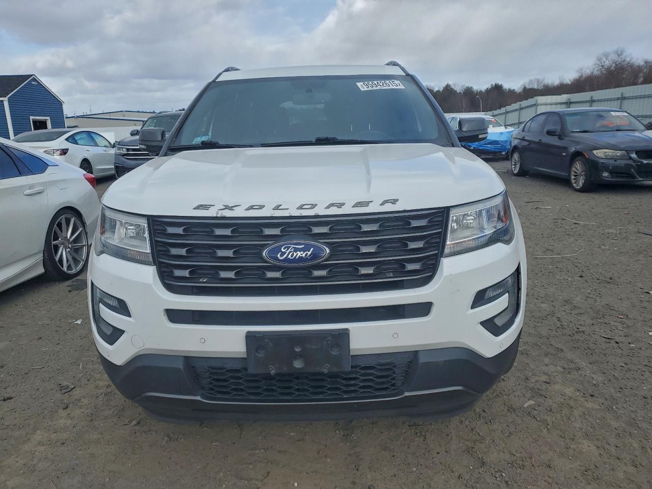 Ford Explorer Xlt Image 13