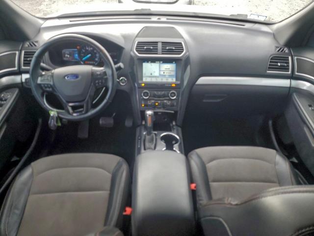 Ford Explorer Xlt Image 12