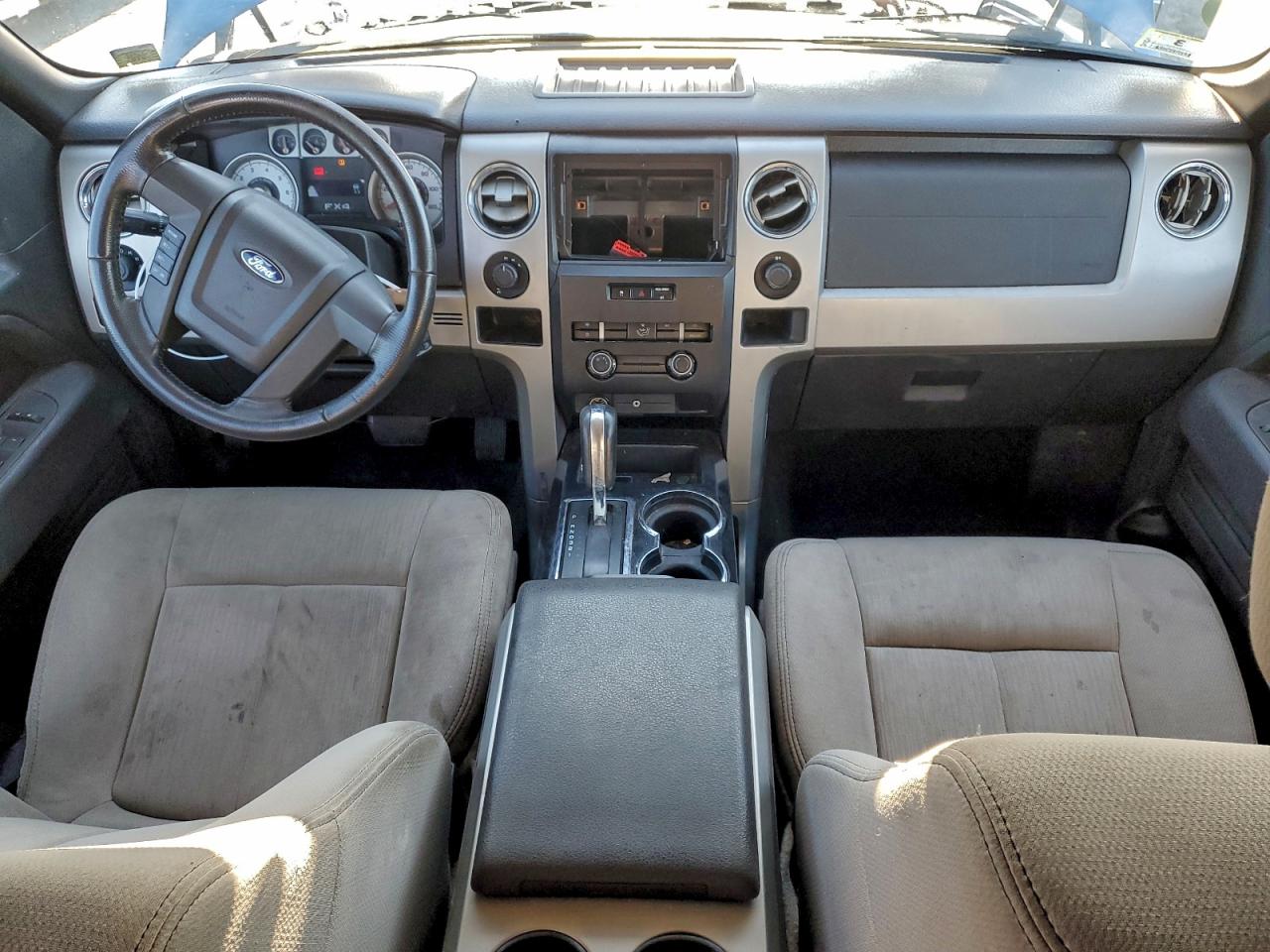 Ford F-150 Super Cab Image 10