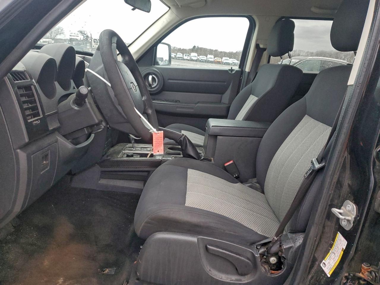 Dodge Nitro Se Image 6