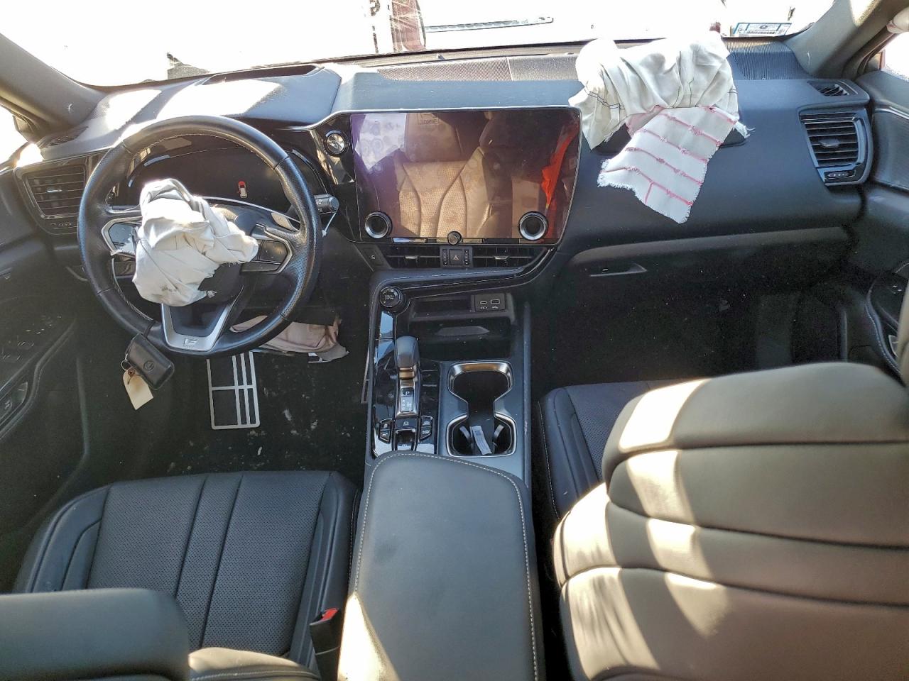 Lexus NX 450h Luxury Image 12