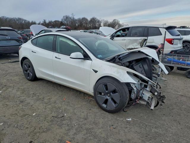 Tesla Model 3 Image 4