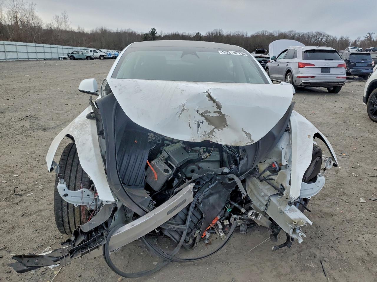 Tesla Model 3 Image 11
