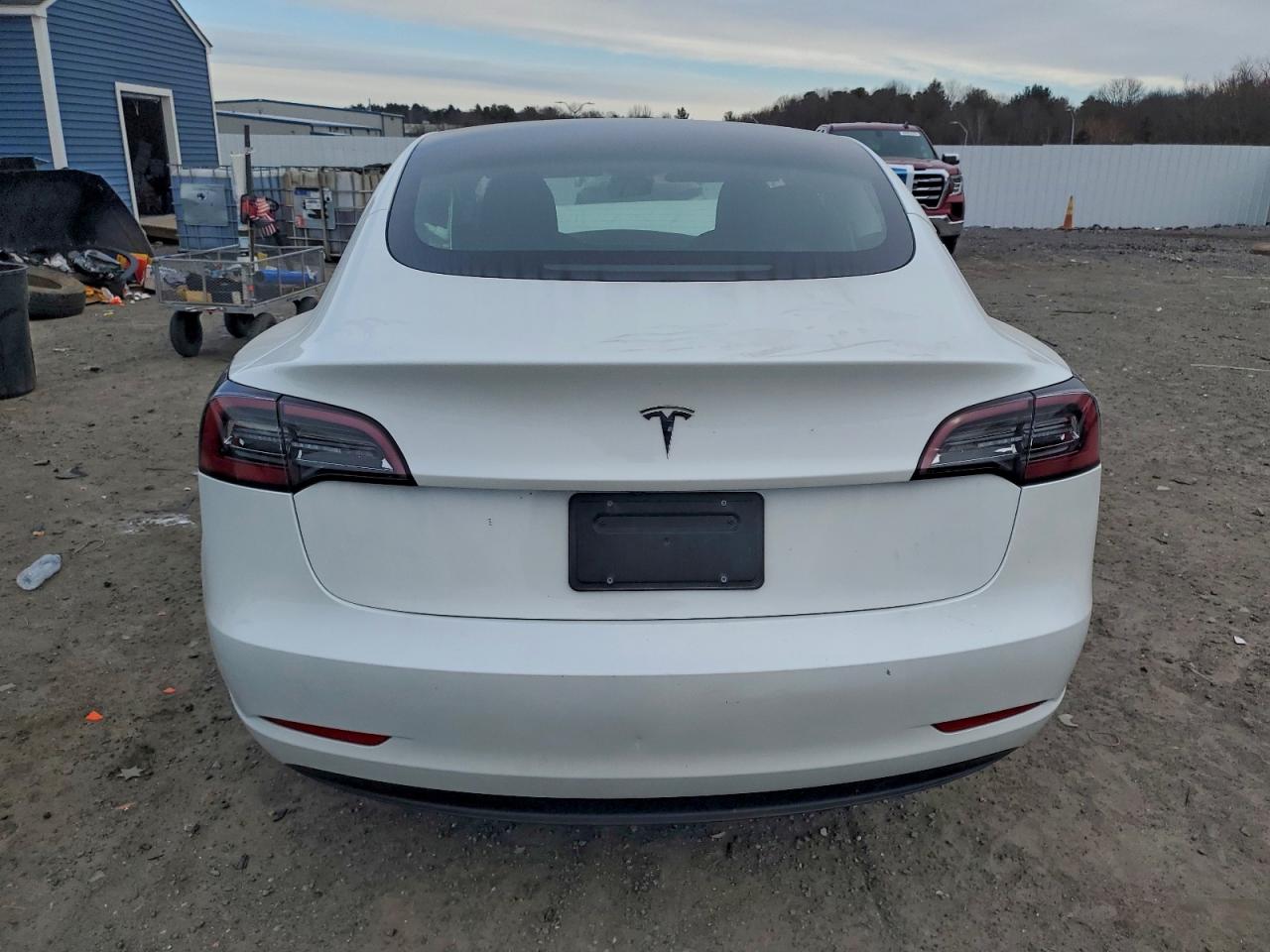 Tesla Model 3 Image 8