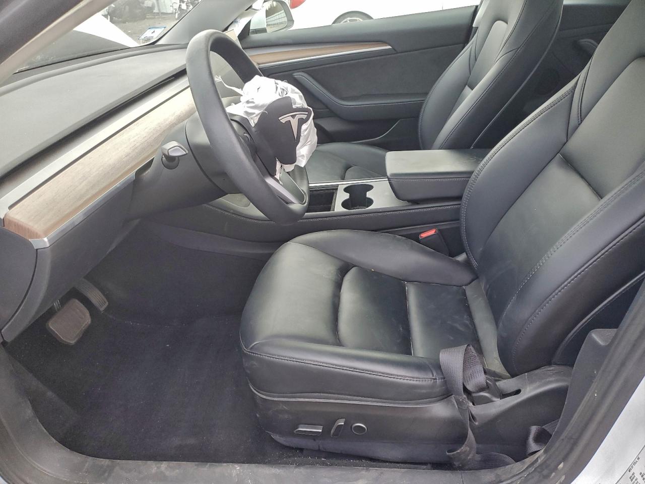 Tesla Model 3 Image 7