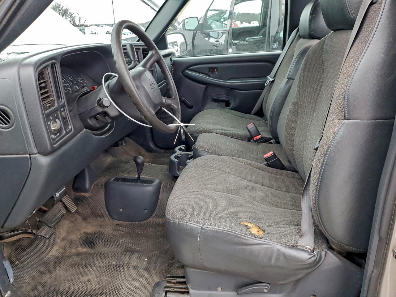 Chevrolet Silverado K1500 Image 4