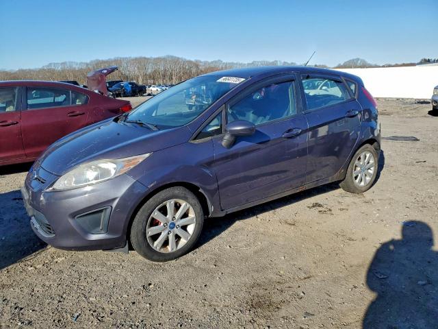  Salvage Ford Fiesta