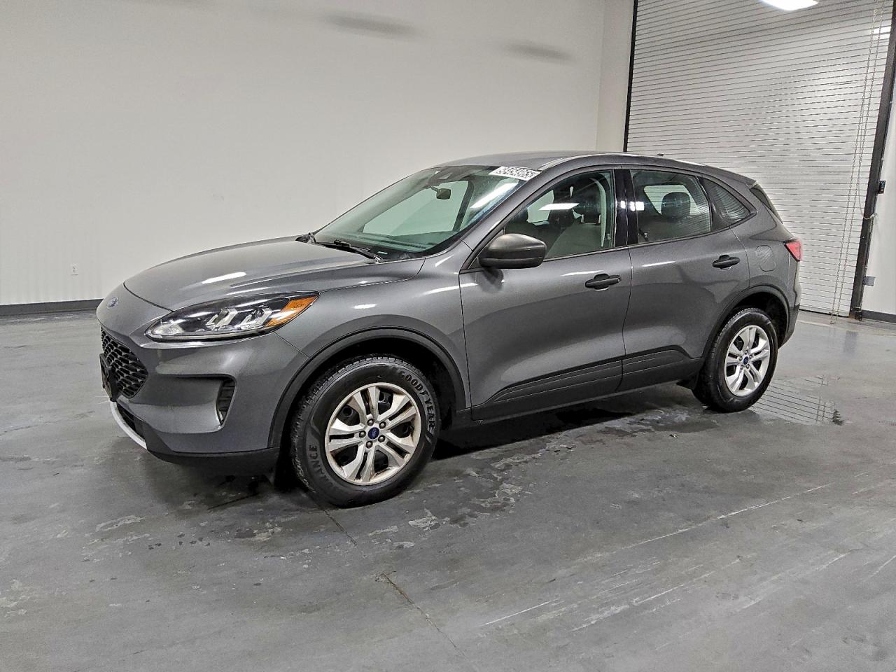 Ford Escape S Image 1