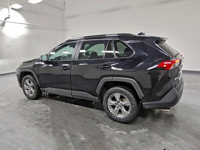 Toyota RAV4 Xle Image 2