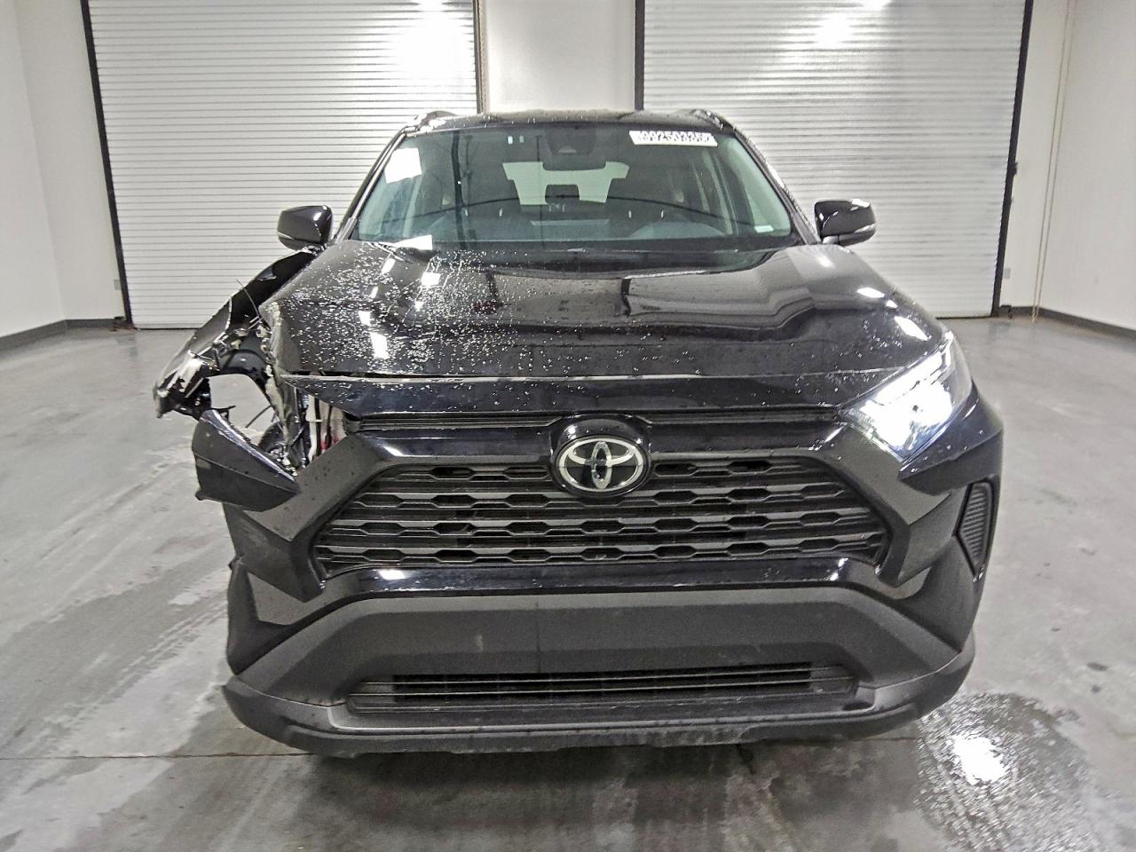 Toyota RAV4 Xle Image 12