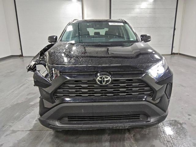 Toyota RAV4 Xle Image 12