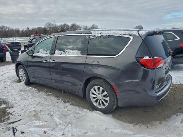 Chrysler Pacifica Touring Plus Image 5