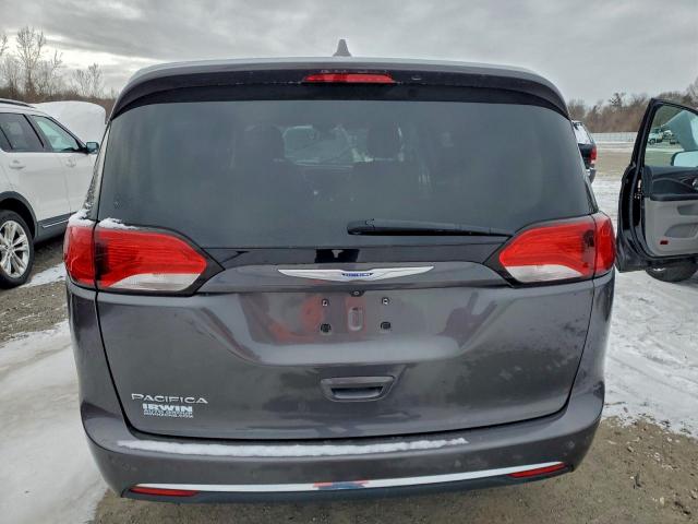 Chrysler Pacifica Touring Plus Image 8