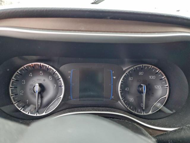 Chrysler Pacifica Touring Plus Image 4