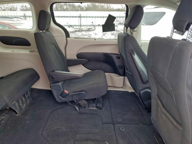 Chrysler Pacifica Touring Plus Image 11