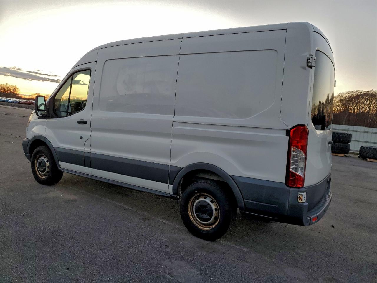 Ford Transit T-250 Image 11
