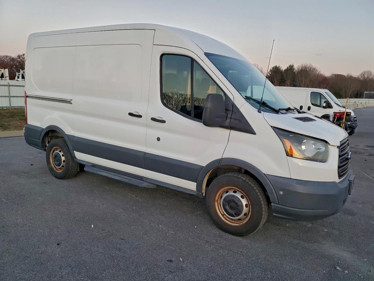 Ford Transit T-250 Image 13