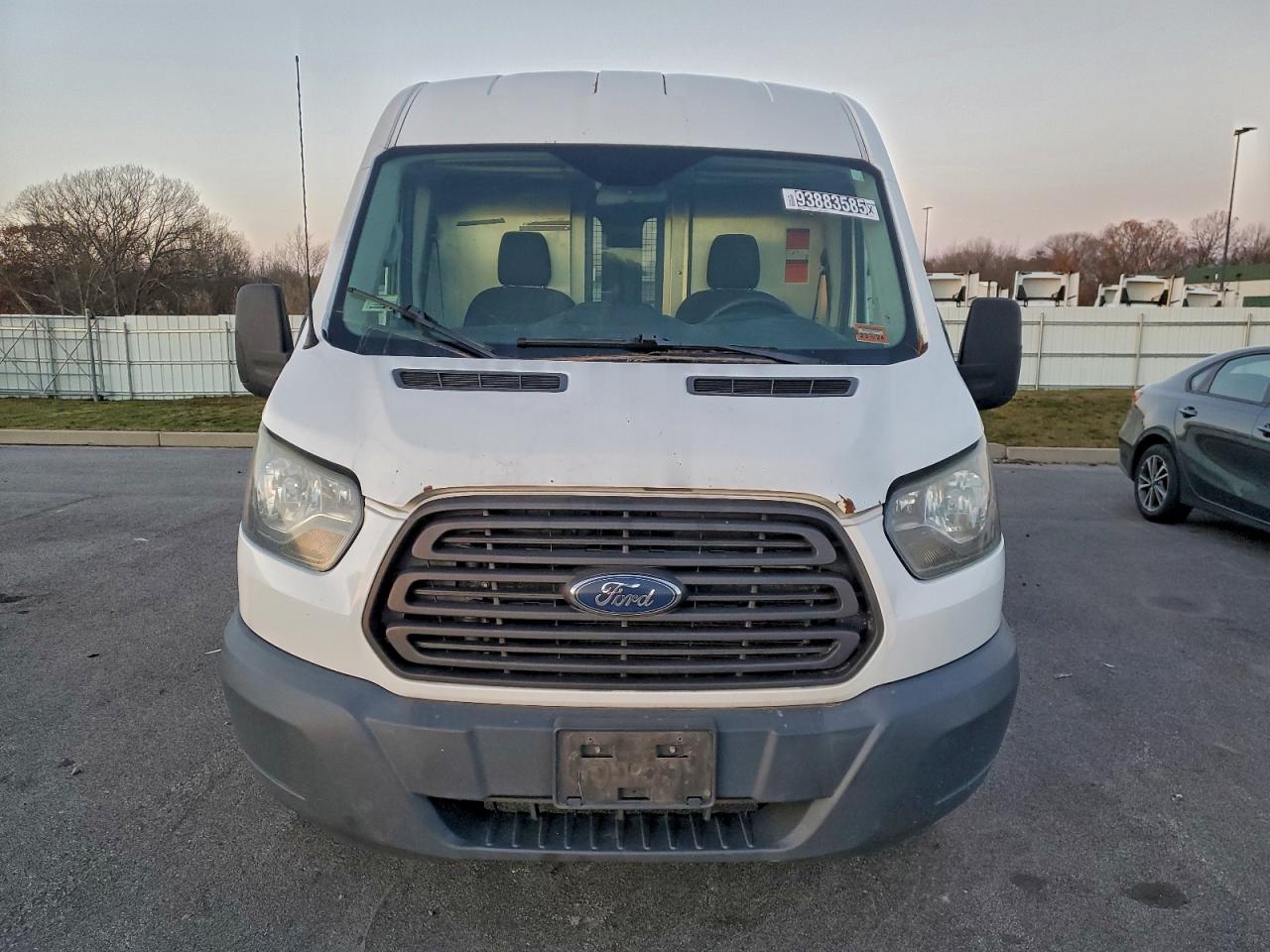 Ford Transit T-250 Image 2