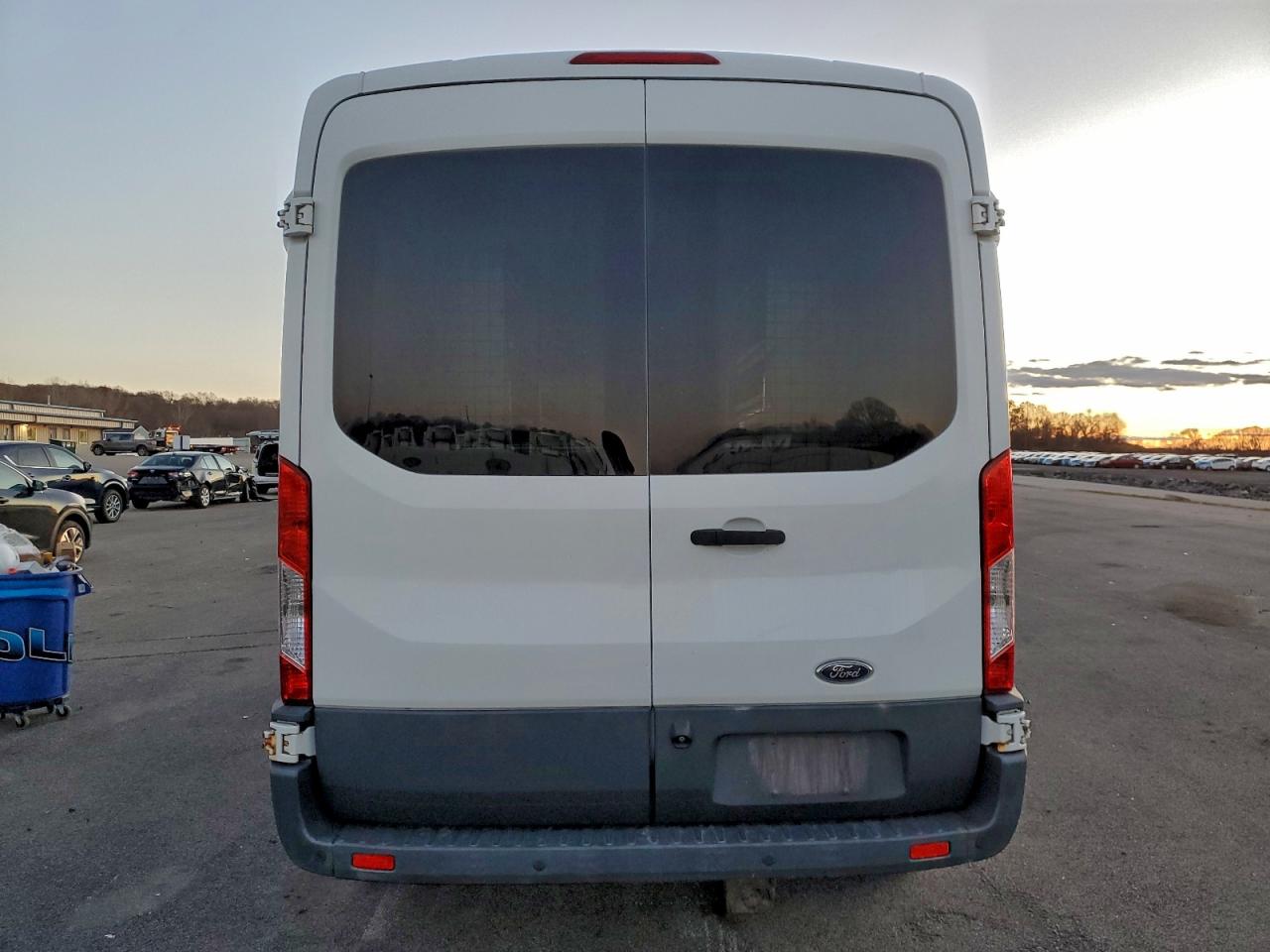 Ford Transit T-250 Image 9