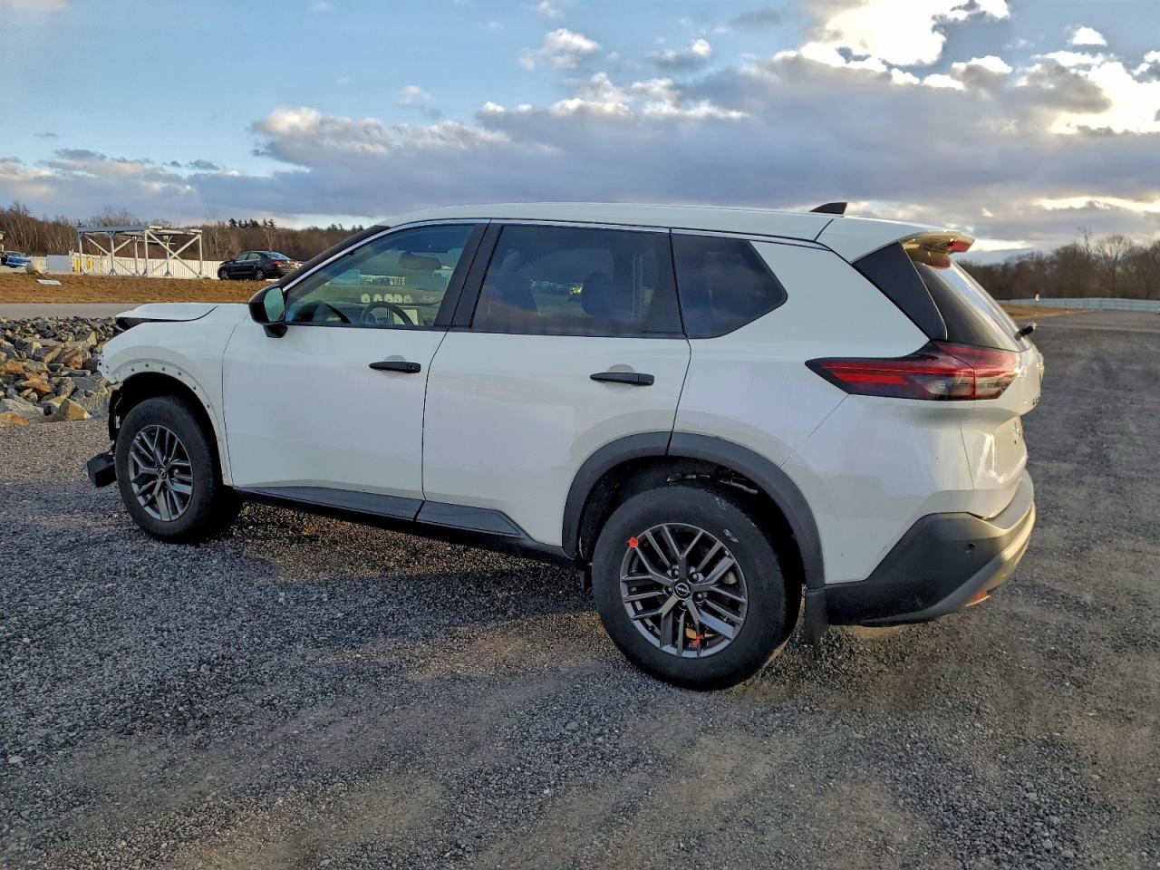 Nissan Rogue S Image 12