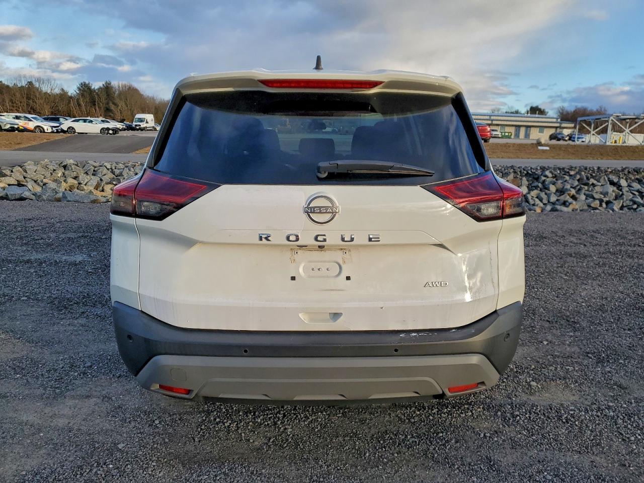 Nissan Rogue S Image 10